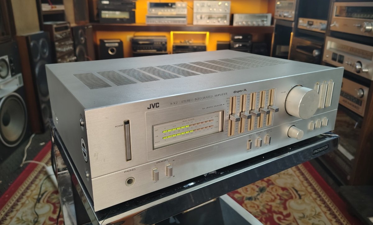 jvc-ax2
